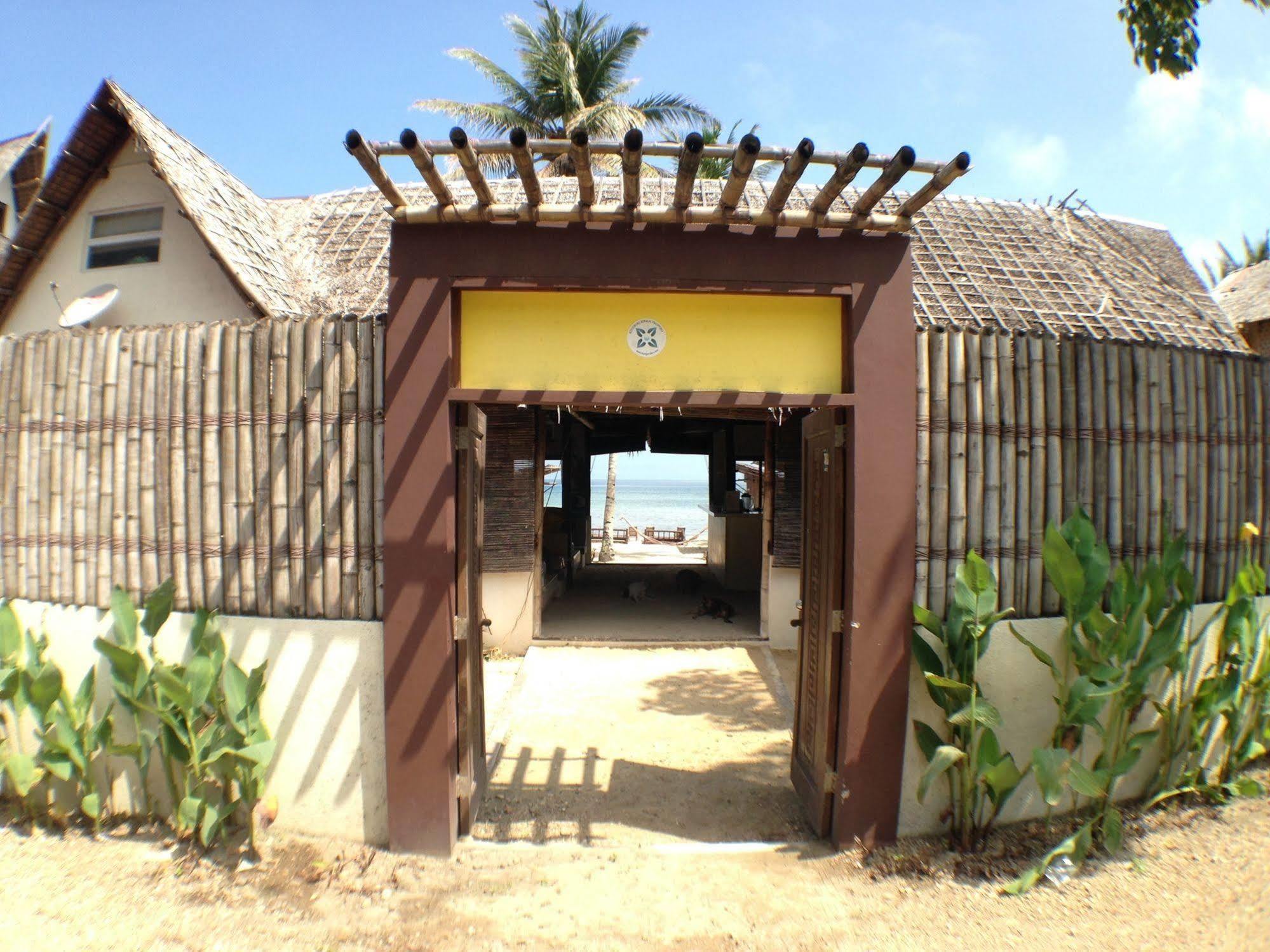 Mangoriders Beach Club Caticlan Buitenkant foto